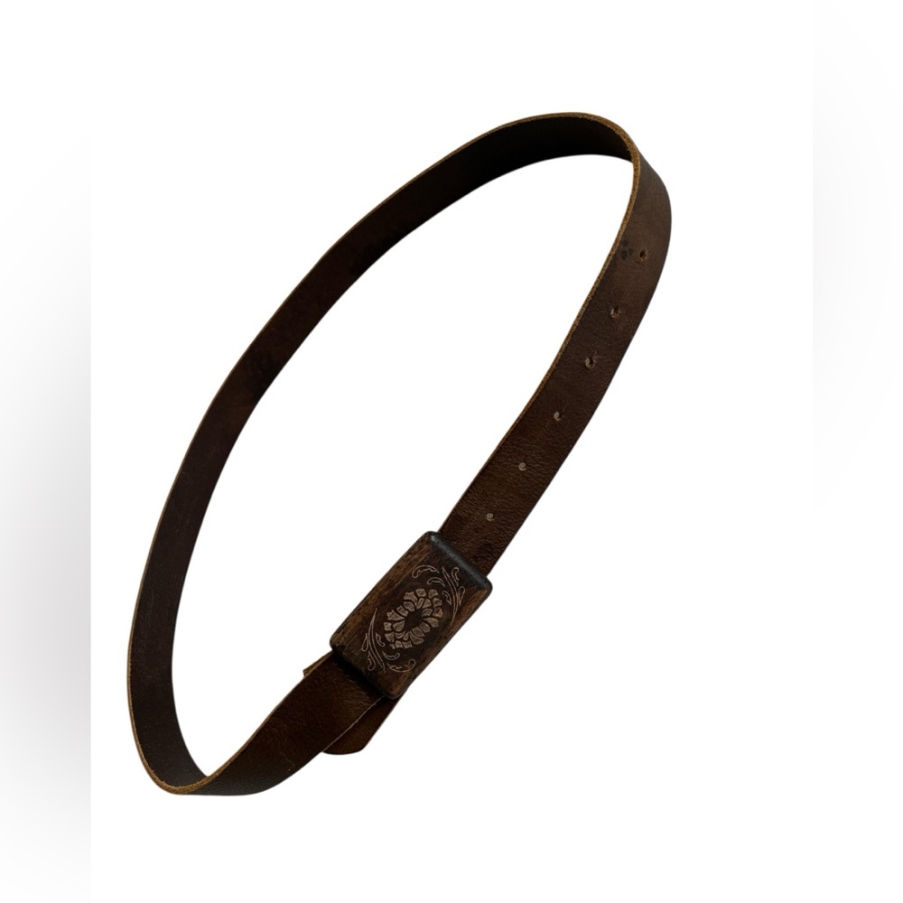 Eddie Bauer Dark Brown Embossed Leather Belt – 44”